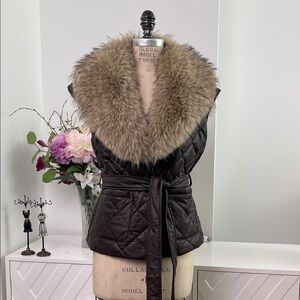 NWT Luxe Faux Fur Collar Chocolate Brown Quilted Vest Jacket with Belt
